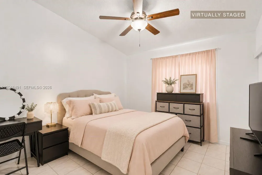 10014 Hammocks Blvd #204-4 Miami, FL 33196
