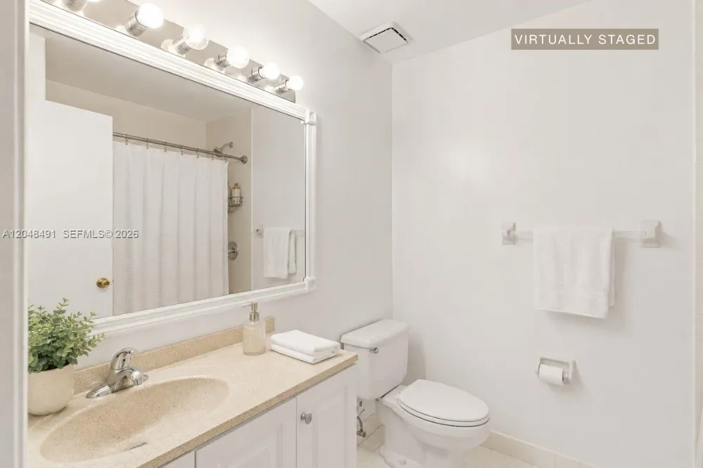 10014 Hammocks Blvd #204-4 Miami, FL 33196
