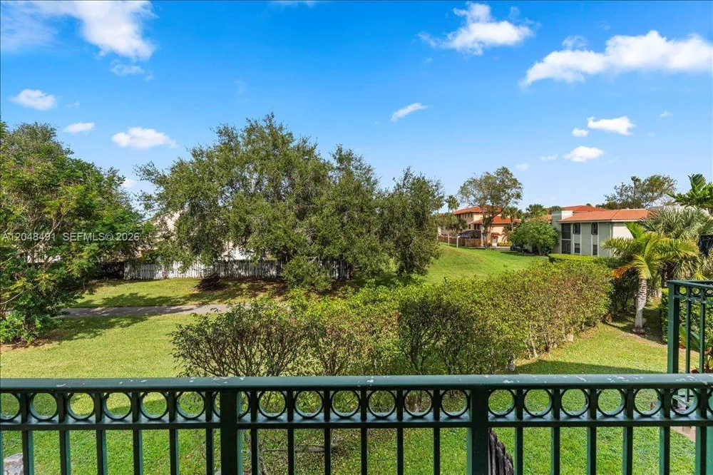 10014 Hammocks Blvd #204-4 Miami, FL 33196