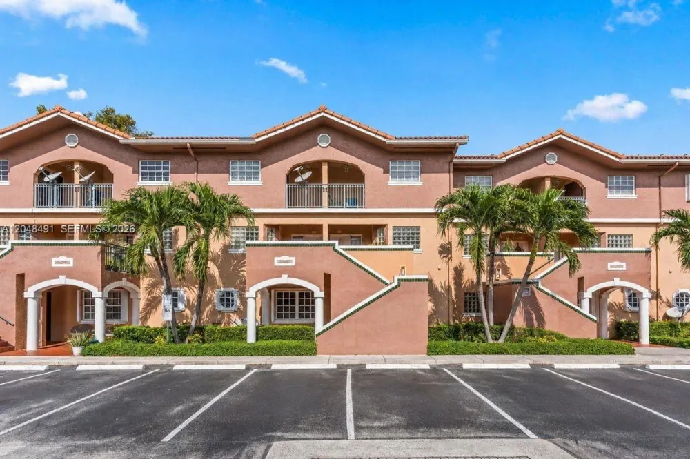 10014 Hammocks Blvd #204-4 Miami, FL 33196