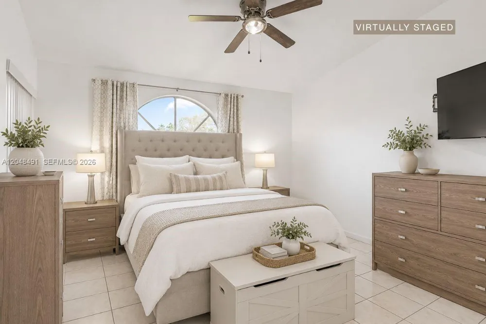 10014 Hammocks Blvd #204-4 Miami, FL 33196