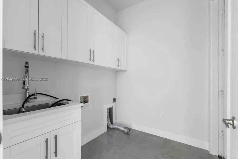 1412 22nd Ave NE Naples, FL 34120