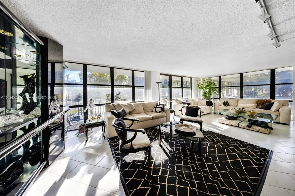 800 Parkview Dr #230 Hallandale Beach, FL 33009