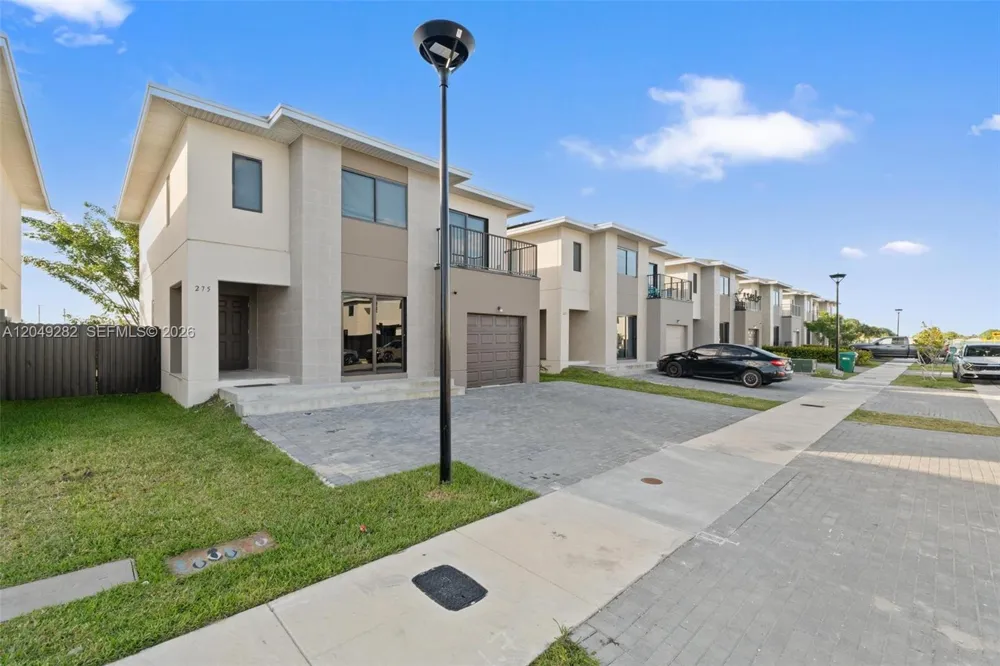 275 NW 13th Pl Florida City, FL 33034