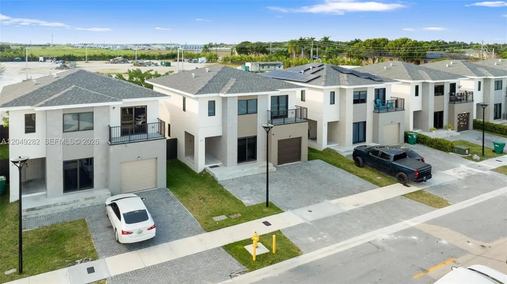 275 NW 13th Pl Florida City, FL 33034