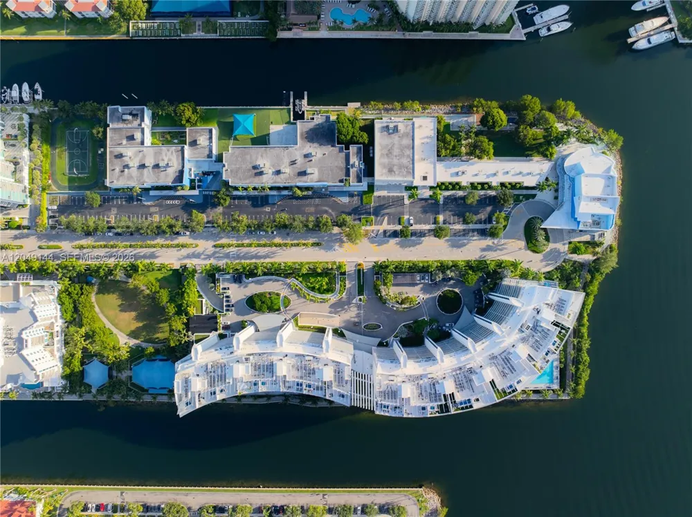3250 NE 188th St #608 Aventura, FL 33180