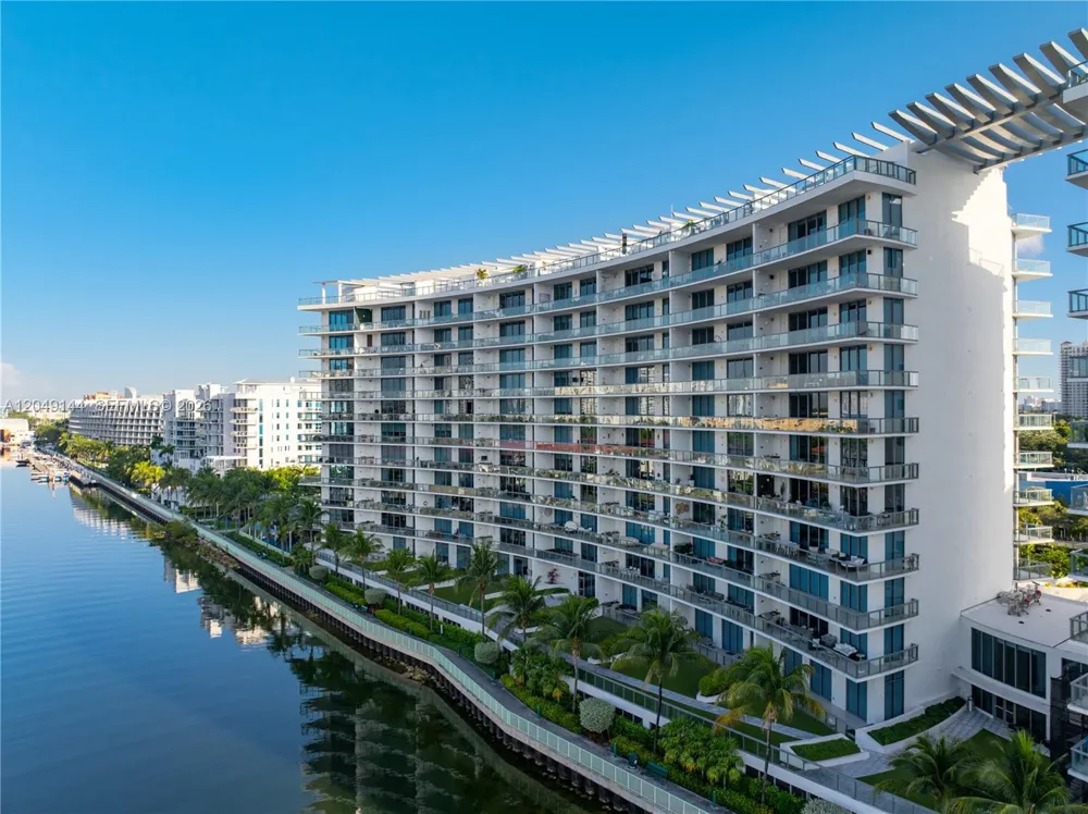 3250 NE 188th St #608 Aventura, FL 33180