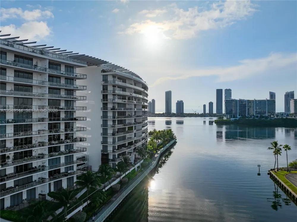 3250 NE 188th St #608 Aventura, FL 33180