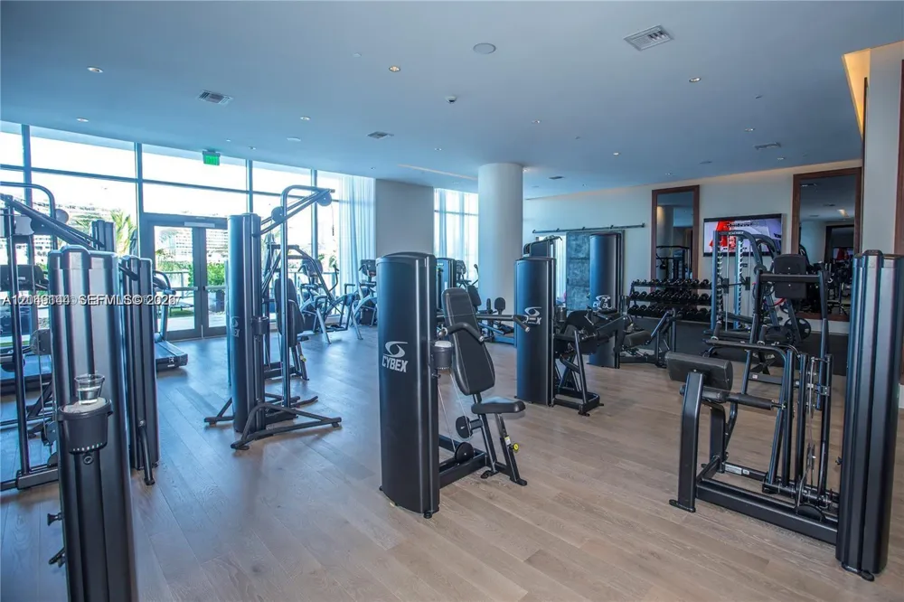 3250 NE 188th St #608 Aventura, FL 33180