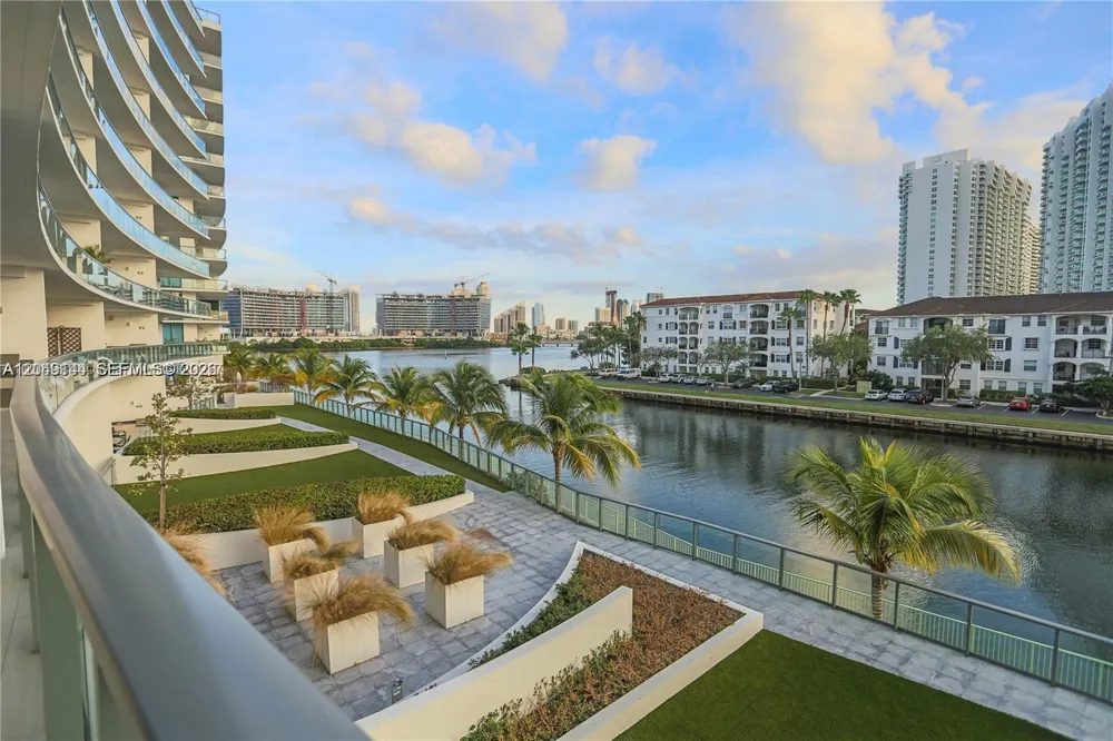 3250 NE 188th St #608 Aventura, FL 33180