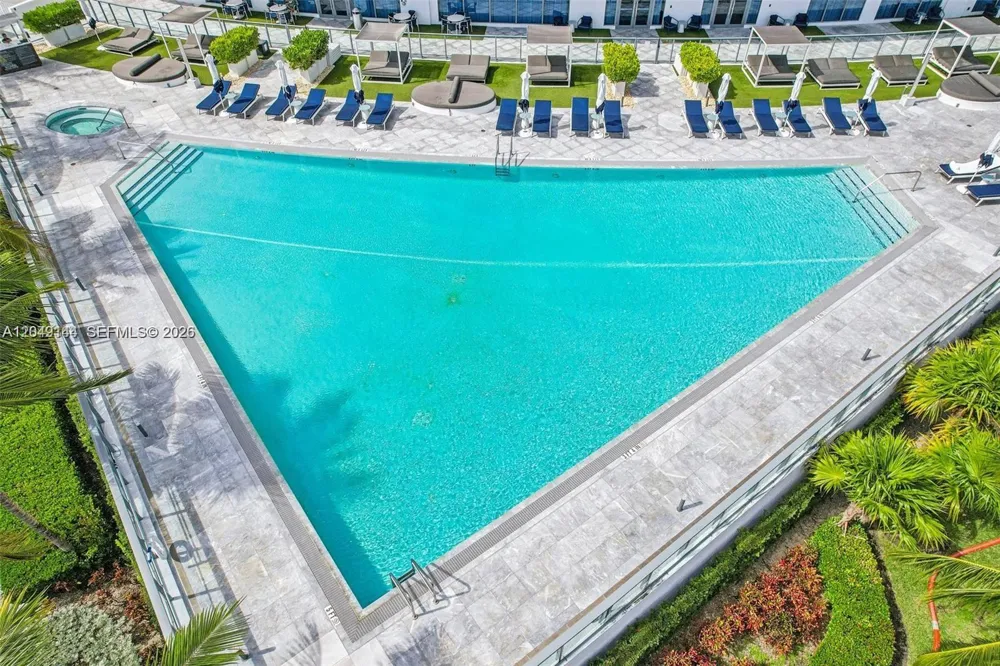 3250 NE 188th St #608 Aventura, FL 33180