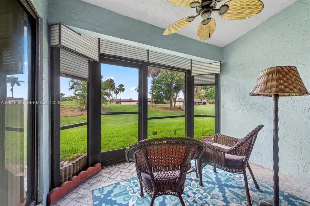 8220 Waterford Ln Tamarac, FL 33321