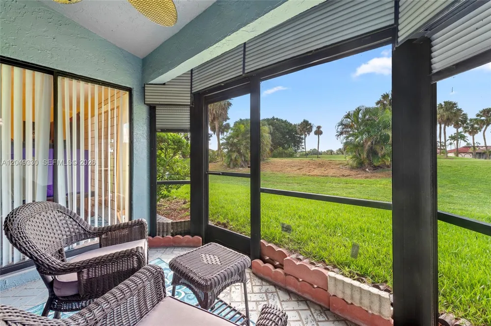 8220 Waterford Ln Tamarac, FL 33321