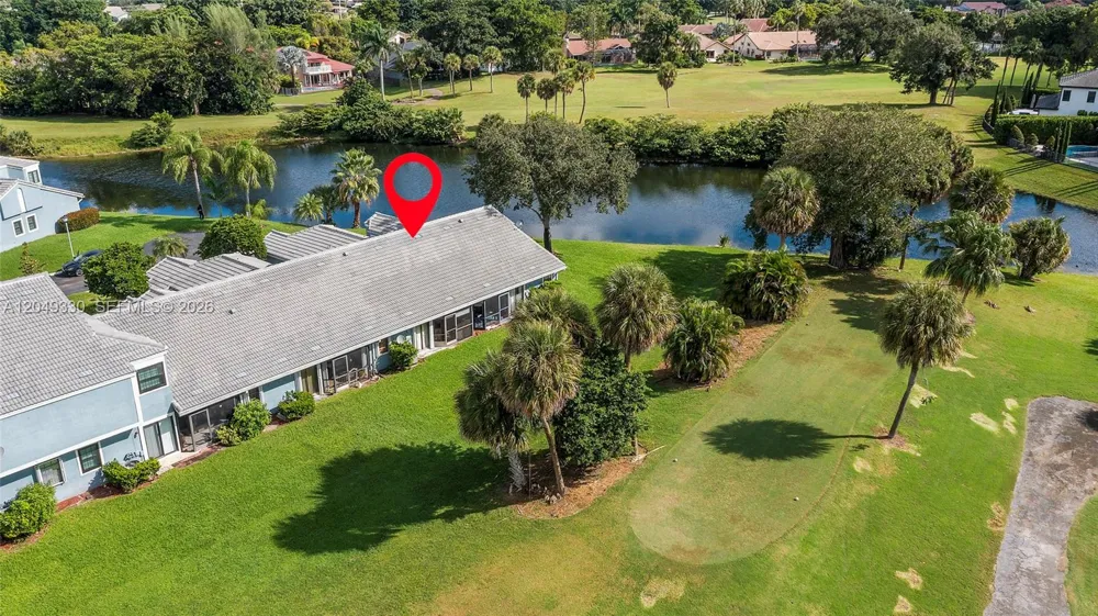 8220 Waterford Ln Tamarac, FL 33321
