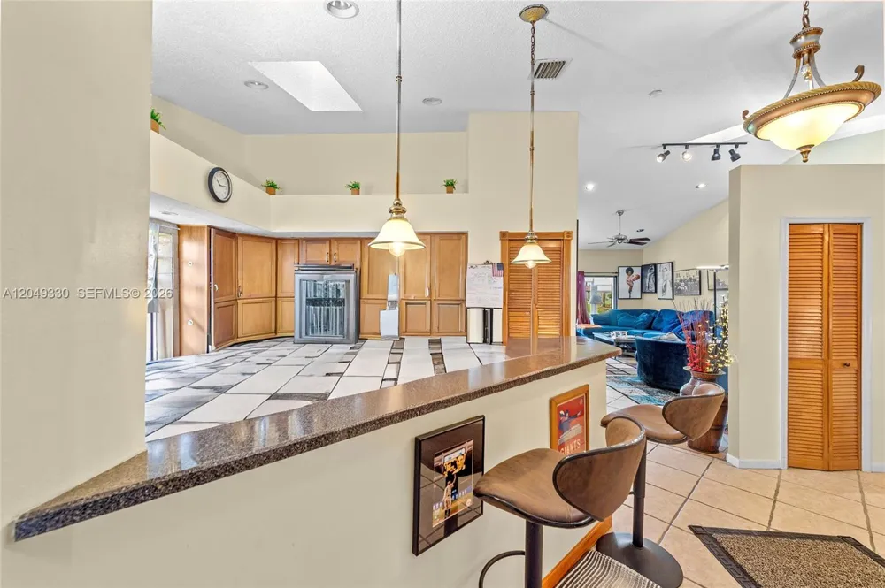 8220 Waterford Ln Tamarac, FL 33321