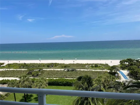 8911 Collins Ave #505