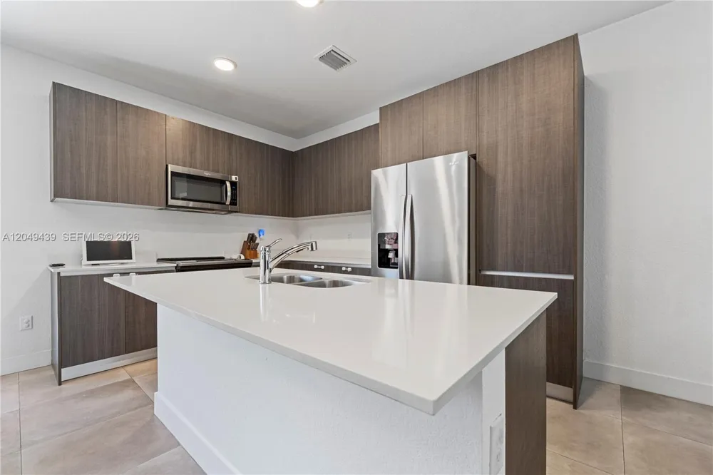 9174 SW 5th Ln Miami, FL 33174