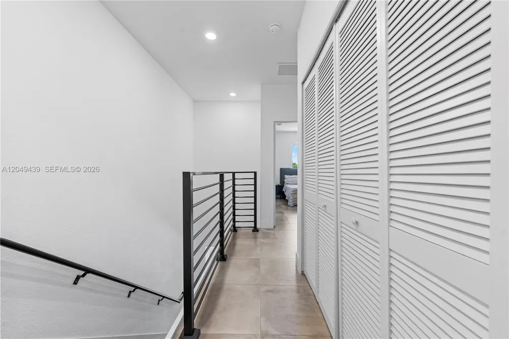 9174 SW 5th Ln Miami, FL 33174