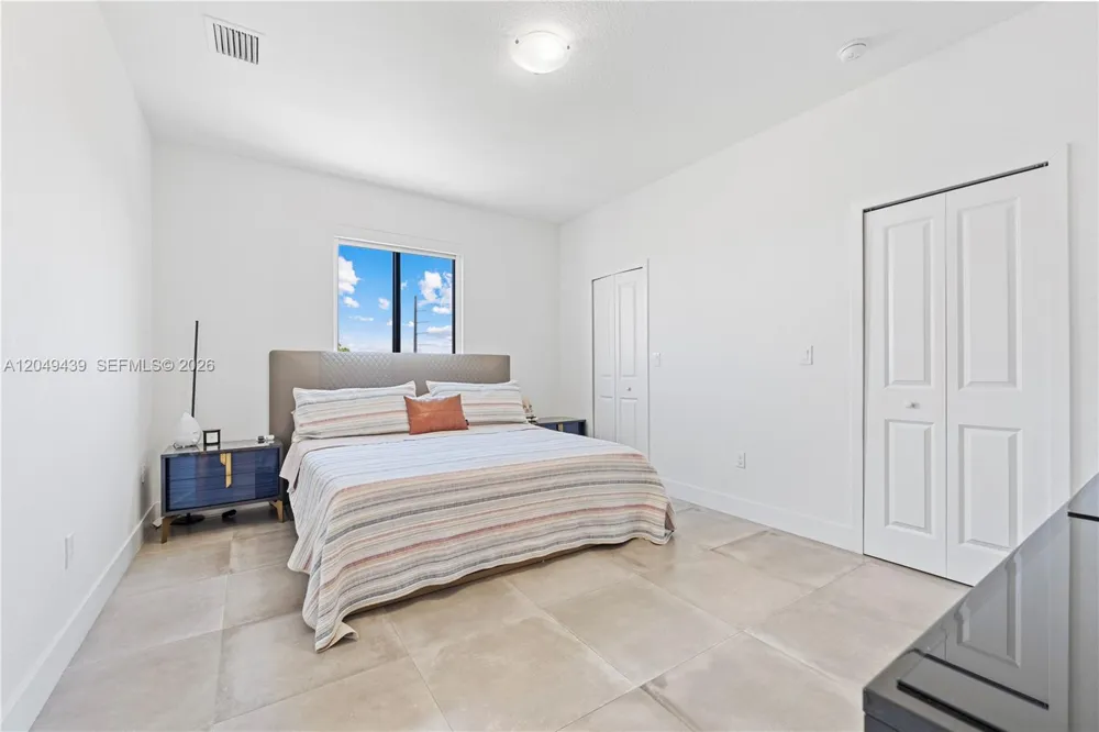 9174 SW 5th Ln Miami, FL 33174