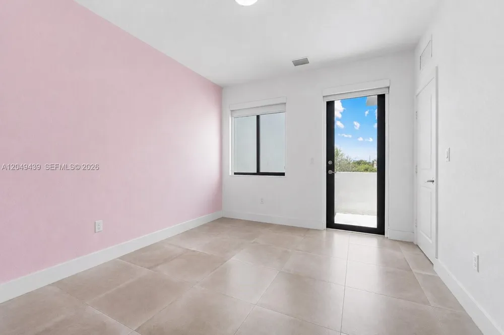 9174 SW 5th Ln Miami, FL 33174