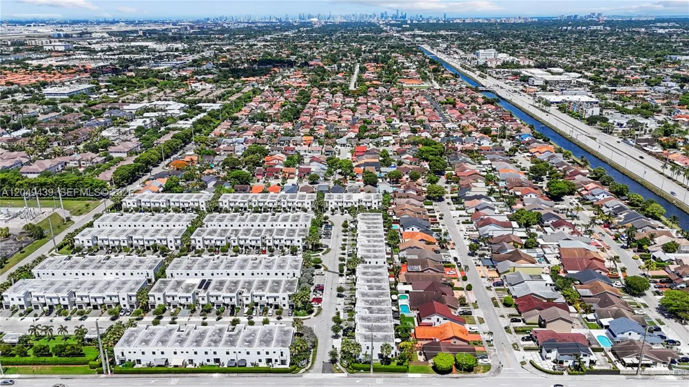 9174 SW 5th Ln Miami, FL 33174