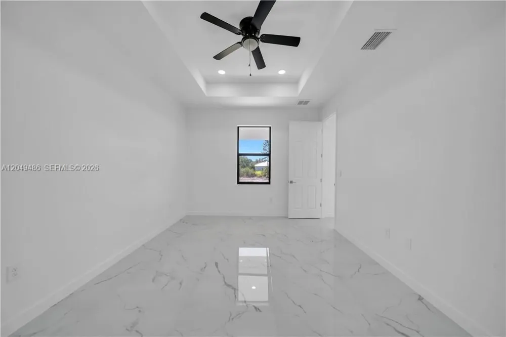 800 Pine Ave Lehigh Acres, FL 33972