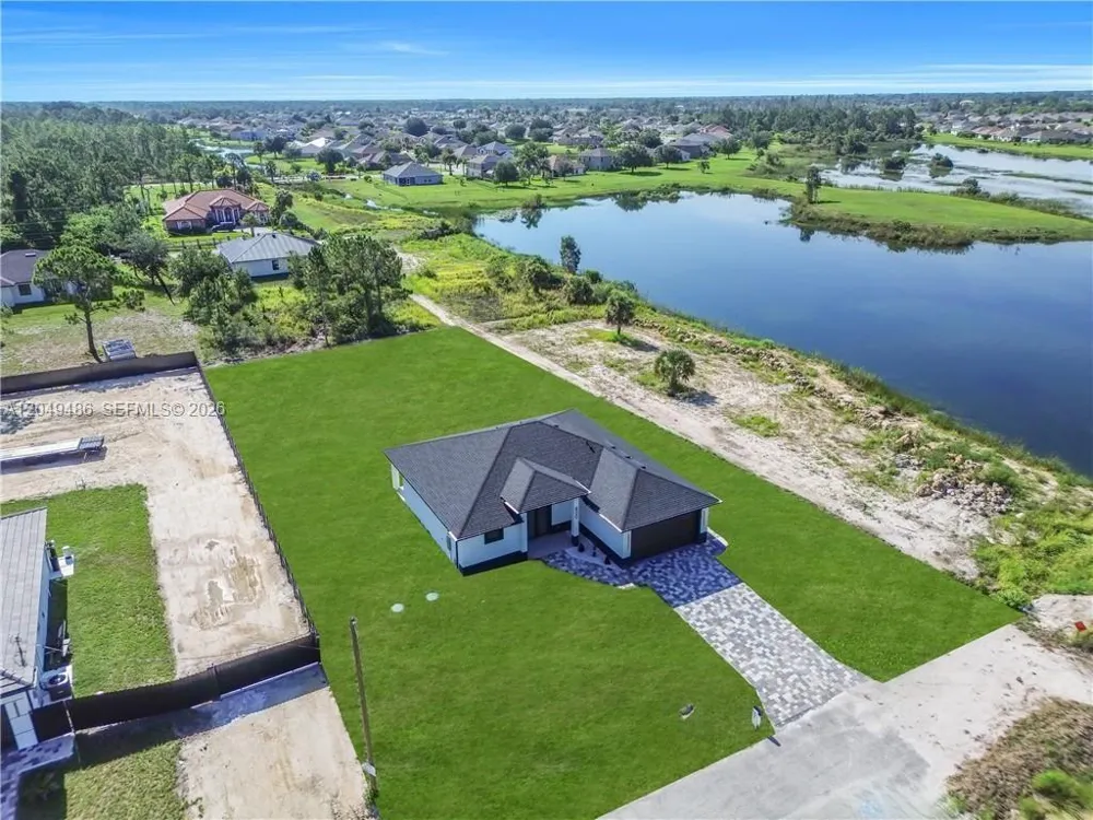 800 Pine Ave Lehigh Acres, FL 33972