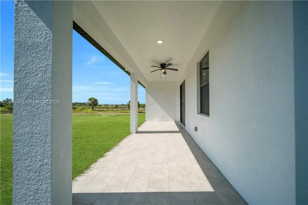 800 Pine Ave Lehigh Acres, FL 33972