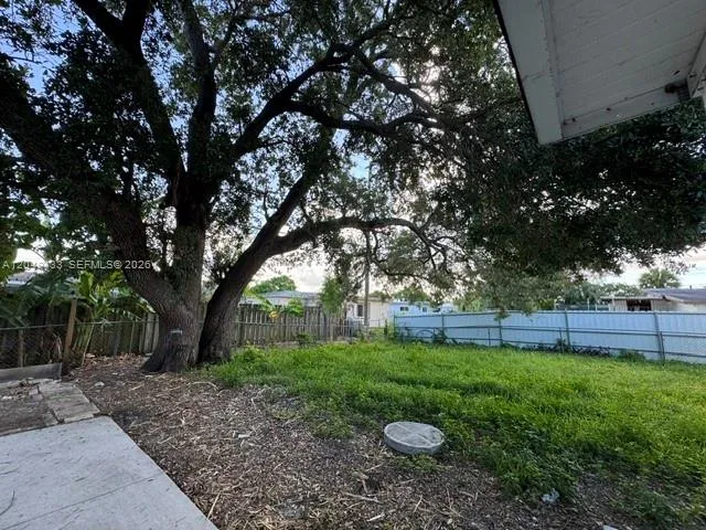 4221 SW 39th St West Park, FL 33023