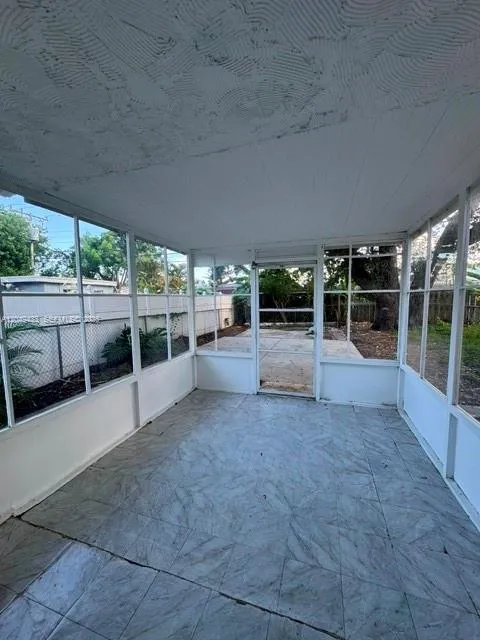 4221 SW 39th St West Park, FL 33023