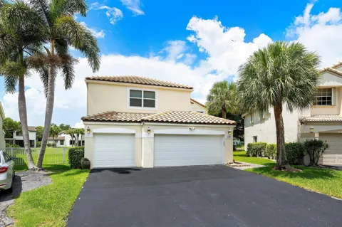 6240 NW 76th Court