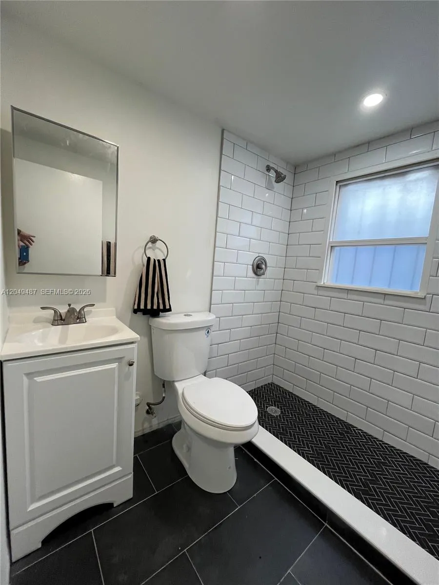 140 NW 13th St #150.5 Miami, FL 33136