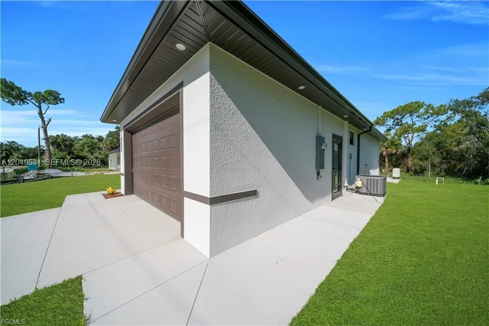 1405 Palmetto Ave Lehigh Acres, FL 33972