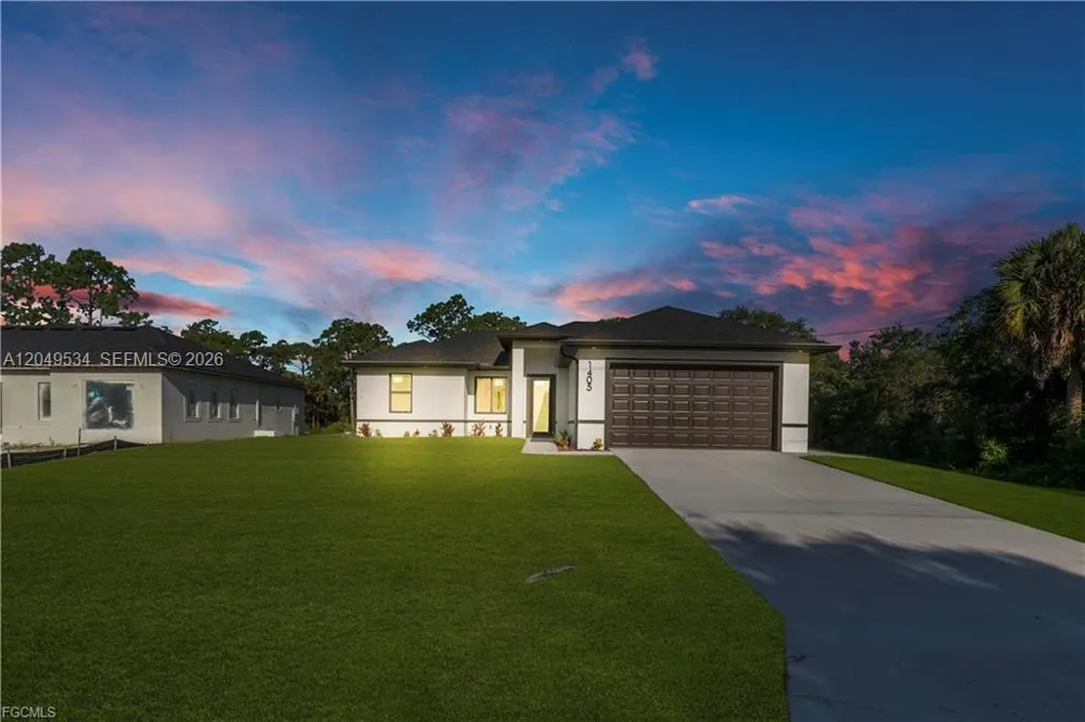1405 Palmetto Ave Lehigh Acres, FL 33972