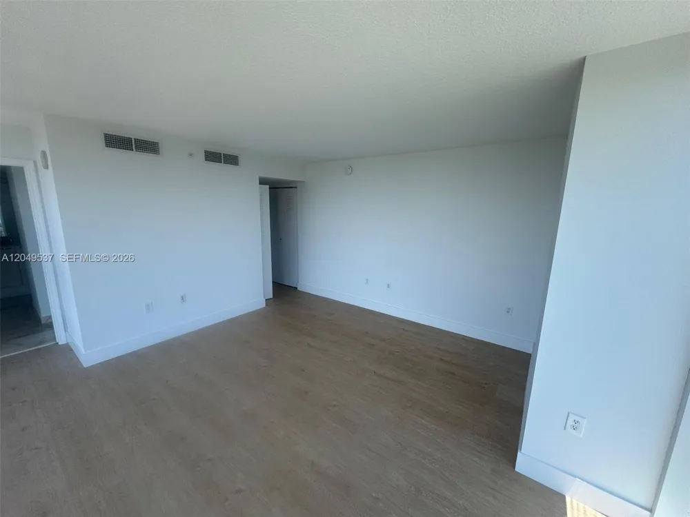 2101 Brickell Ave #1112 Miami, FL 33129