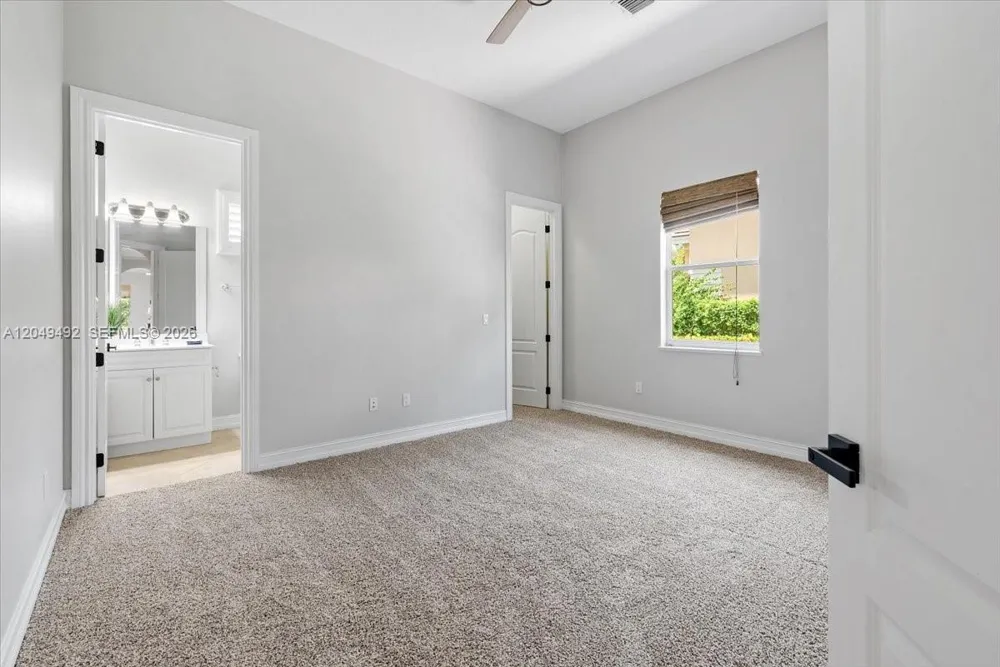 1254 River Reach Dr Vero Beach, FL 32967