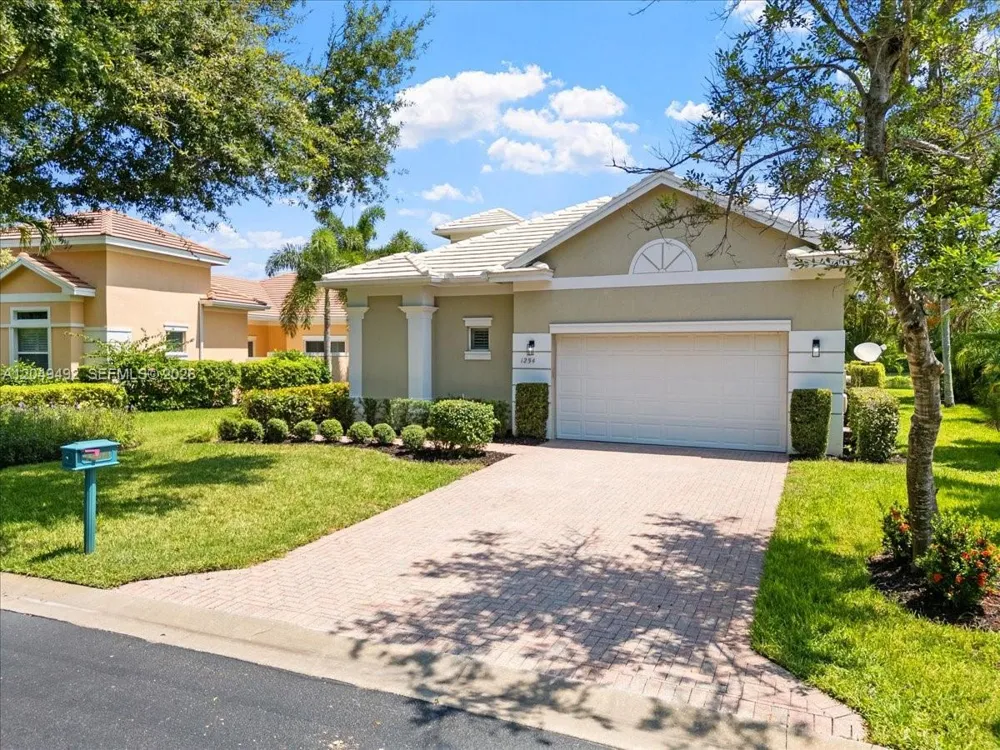 1254 River Reach Dr Vero Beach, FL 32967