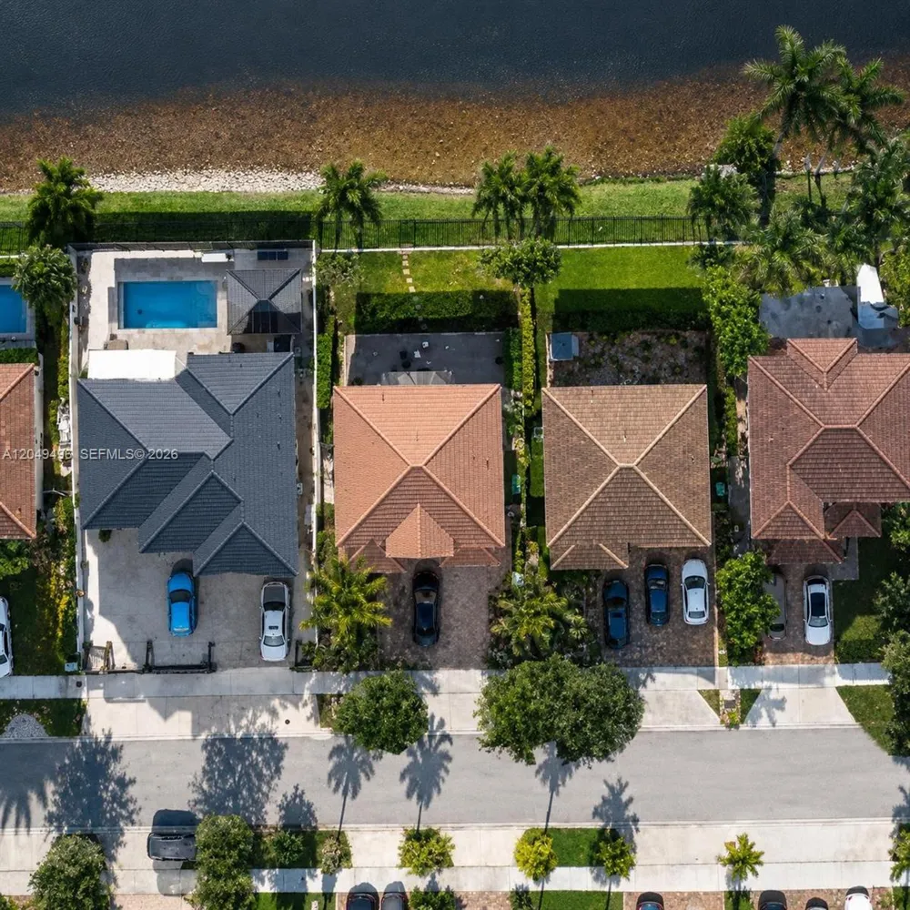 15441 SW 11th Ter Miami, FL 33194