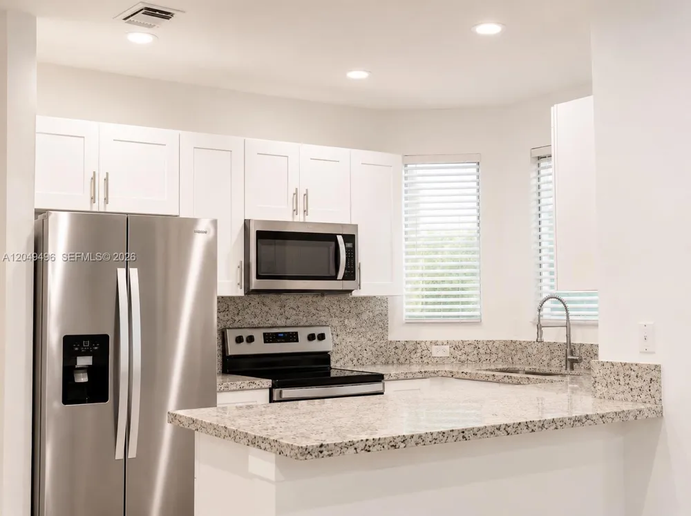 15441 SW 11th Ter Miami, FL 33194