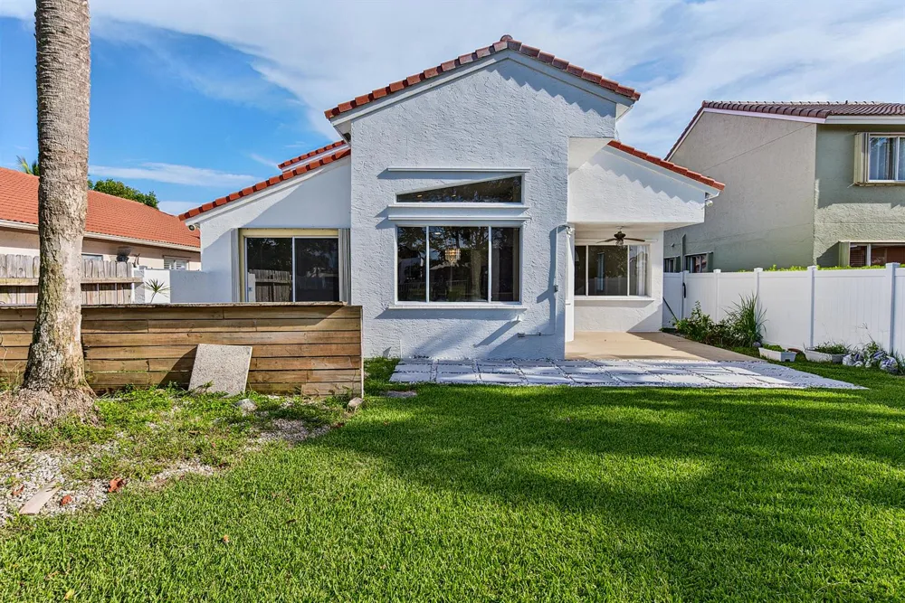 4583 NW 7th Place Deerfield Beach, FL 33442