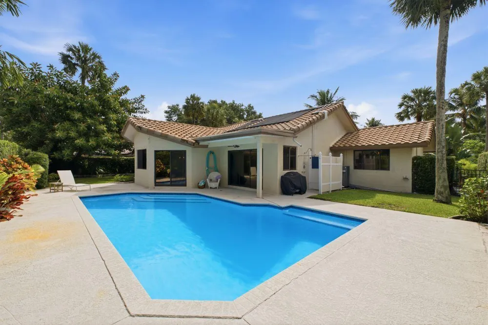 2719 Oak Tree Lane Oakland Park, FL 33309