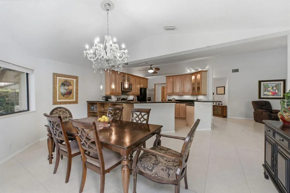 2719 Oak Tree Lane Oakland Park, FL 33309