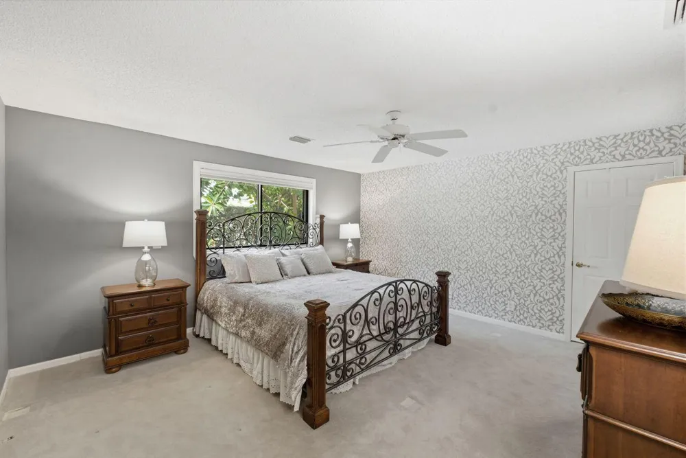 2719 Oak Tree Lane Oakland Park, FL 33309