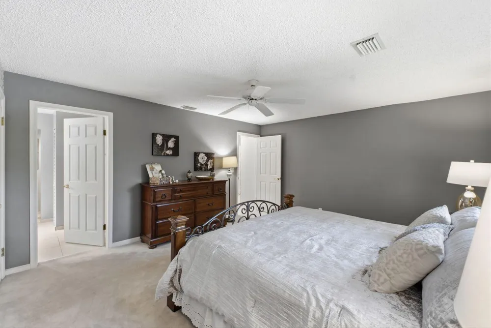 2719 Oak Tree Lane Oakland Park, FL 33309