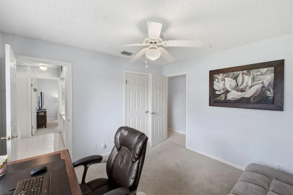 2719 Oak Tree Lane Oakland Park, FL 33309