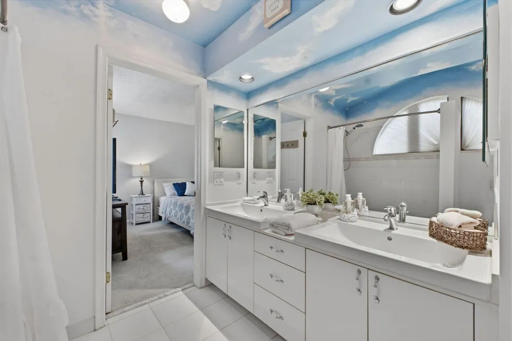 2719 Oak Tree Lane Oakland Park, FL 33309