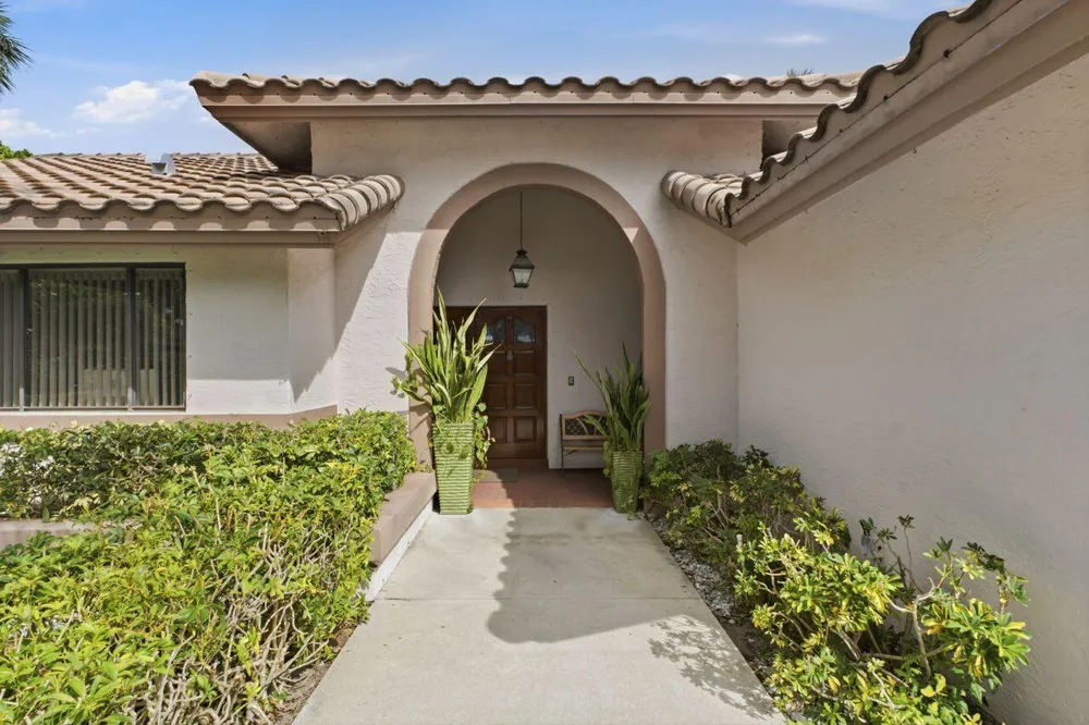 2719 Oak Tree Lane Oakland Park, FL 33309