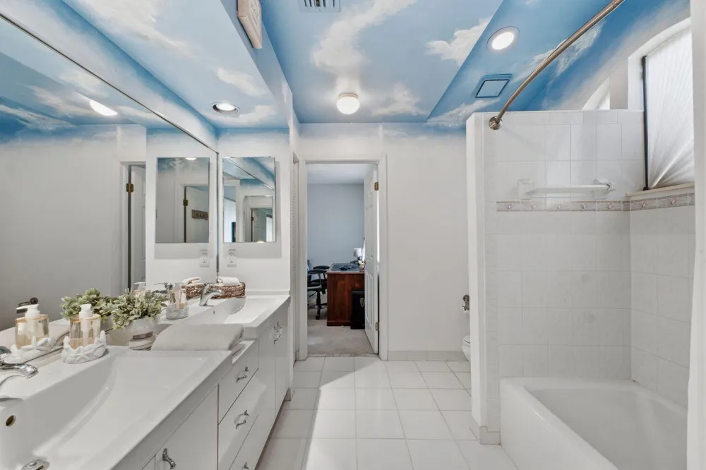 2719 Oak Tree Lane Oakland Park, FL 33309