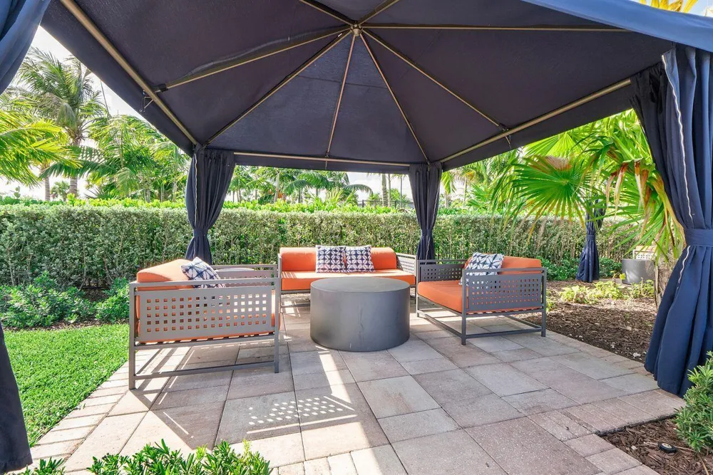 2719 Oak Tree Lane Oakland Park, FL 33309