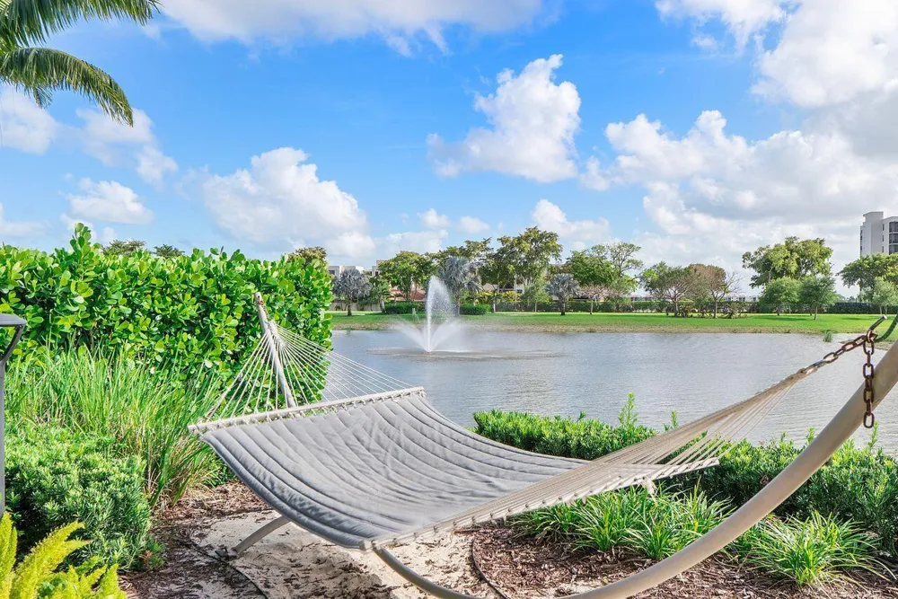 2719 Oak Tree Lane Oakland Park, FL 33309